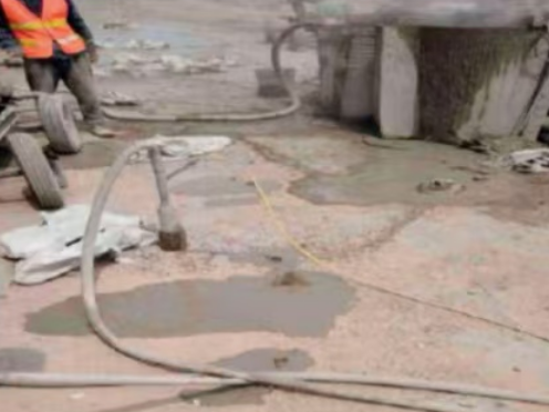 铁山港水泥混凝土路面板底注浆技术 路面脱空注浆整治方案